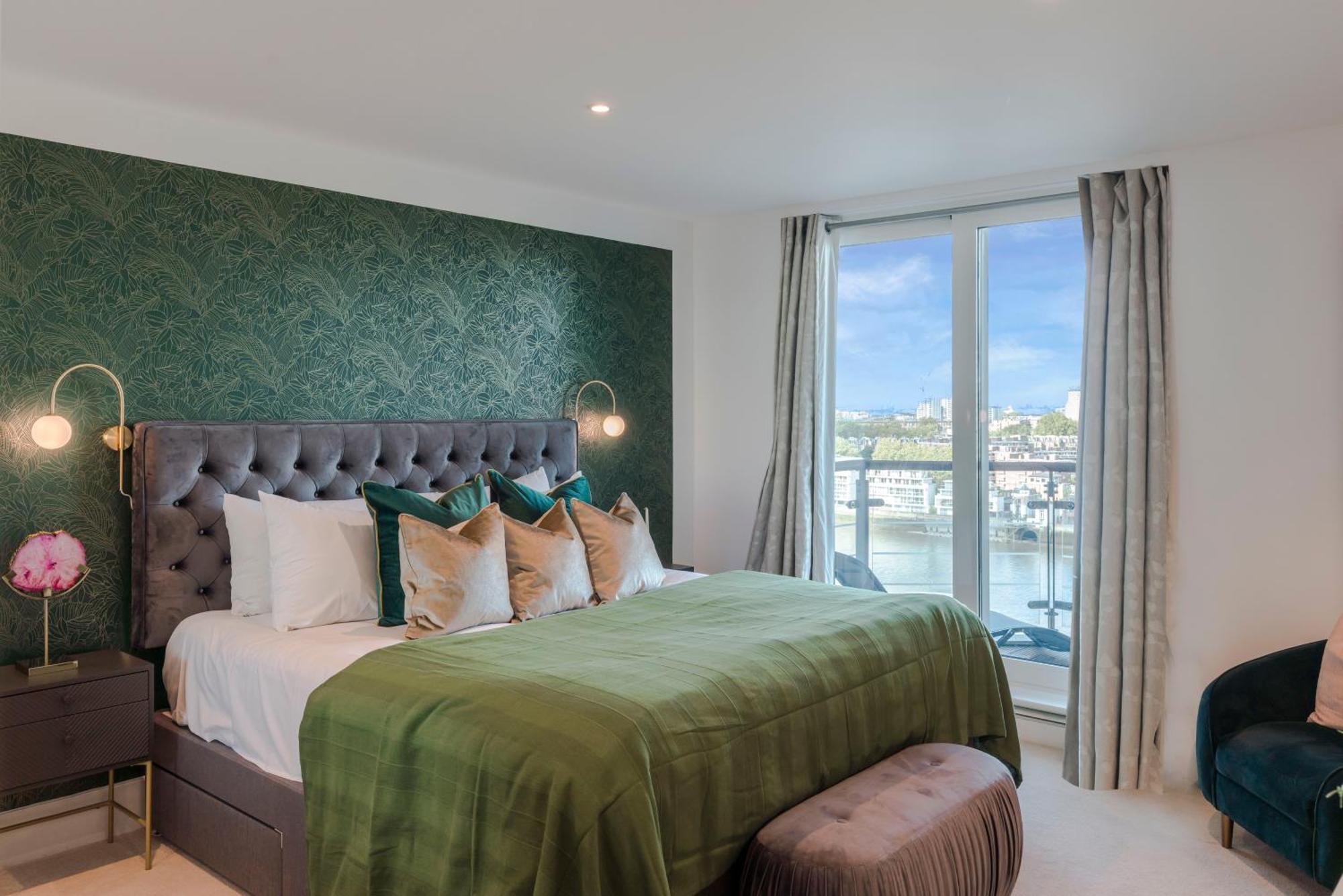 Best Thames View In Town! Large Luxxe Nomad Design Family Home Лондон Номер фото